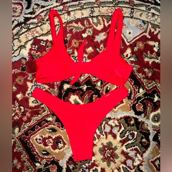 Women’s High Rise Bikini Set - Picture 3 of 3